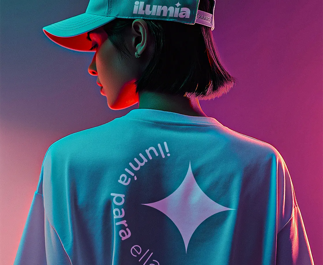 Presentación de diseño de marca Ilumía con un estilo vibrante y creativo para agencia de branding en Colombia