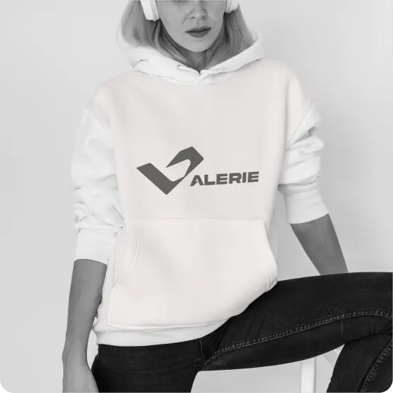 Desarrollo del diseño de marca Raminfar con una identidad decidida y determinante para una agencia de branding en Colombia