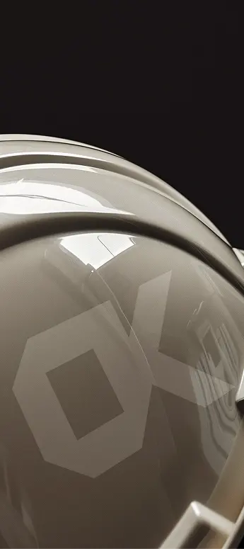 Casco de obra y diseño de marca Blok  para una agencia de branding en Colombia
