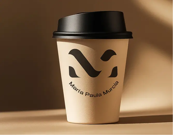 Vaso blanco con logo negro del diseño de marca Vivalente para una agencia de branding en Colombia
